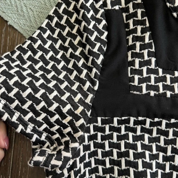 9-H15 for Anthropologie Longer Top or Mini Dress in black and white - Picture 5 of 10